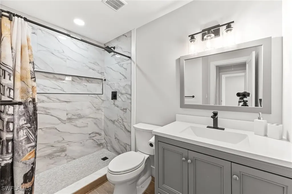 1890 Bald Eagle Drive #B Drive Naples FL 34105