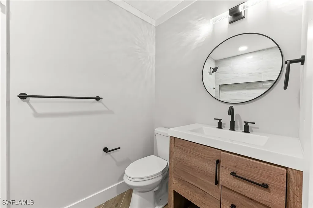 1890 Bald Eagle Drive #B Drive Naples FL 34105