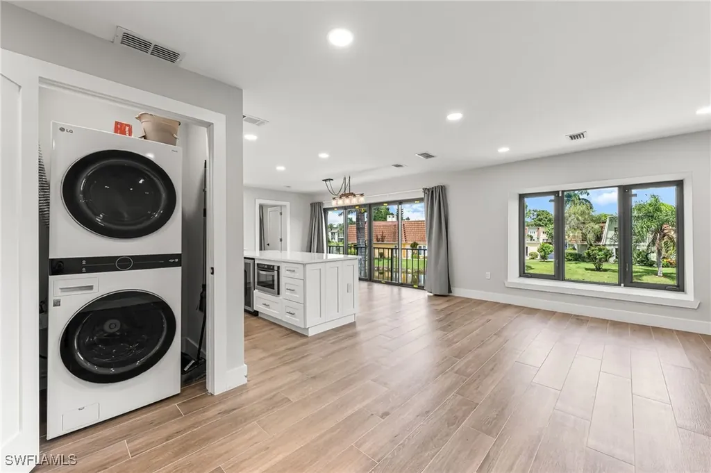 1890 Bald Eagle Drive #B Drive Naples FL 34105