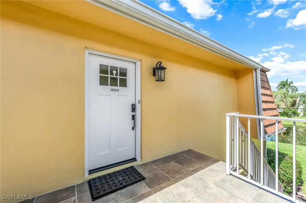 1890 Bald Eagle Drive #B Drive Naples FL 34105