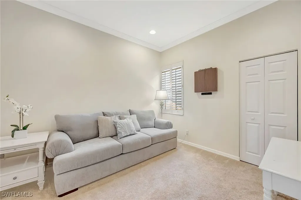 400 L' Ambiance Circle Naples FL 34108