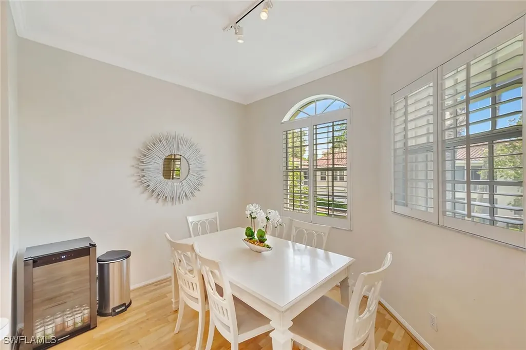 400 L' Ambiance Circle Naples FL 34108