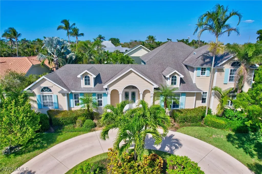 687 9th Avenue S Naples FL 34102