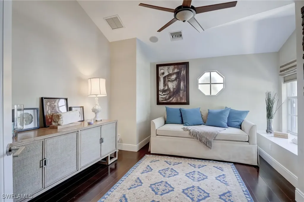 687 9th Avenue S Naples FL 34102
