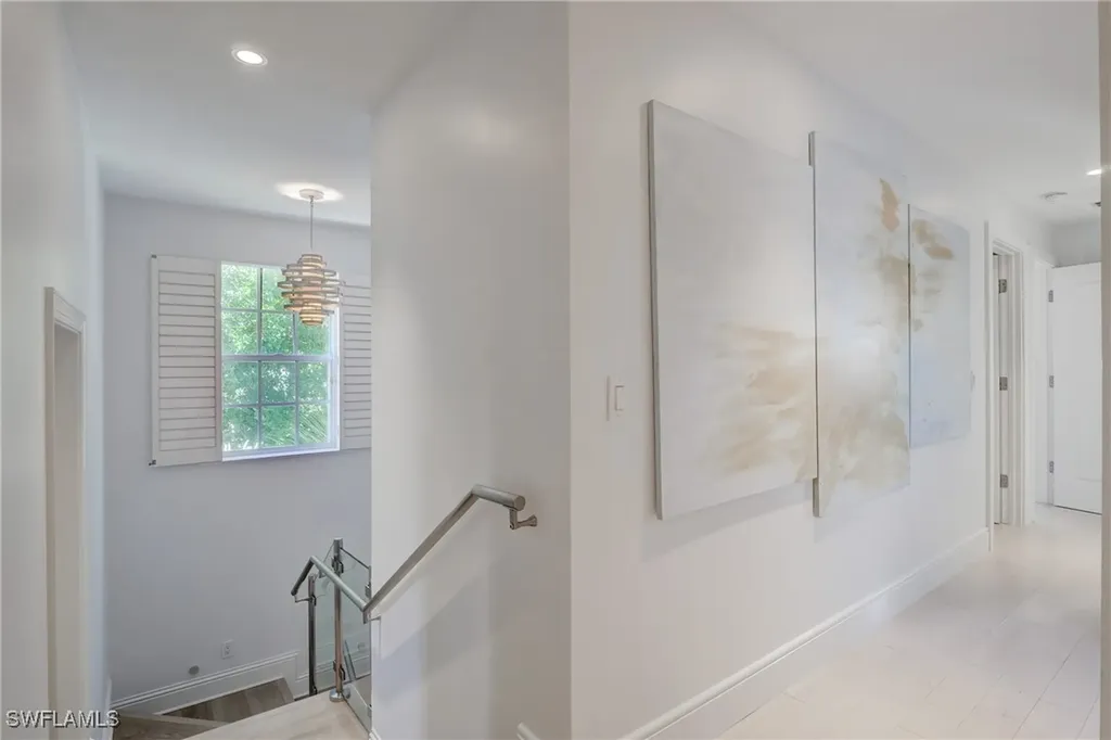 687 9th Avenue S Naples FL 34102