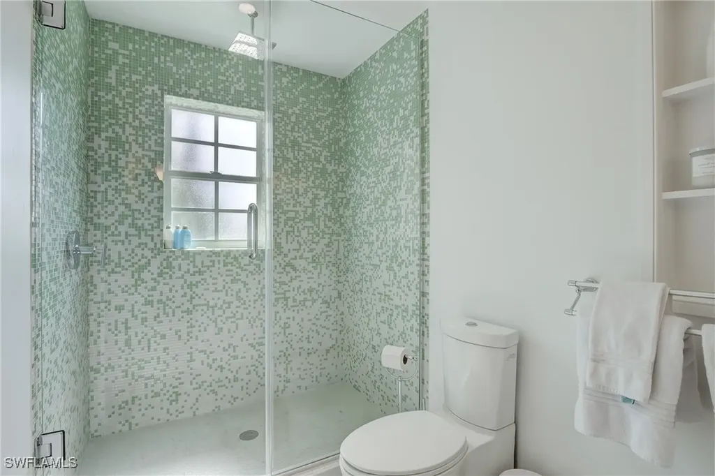 687 9th Avenue S Naples FL 34102