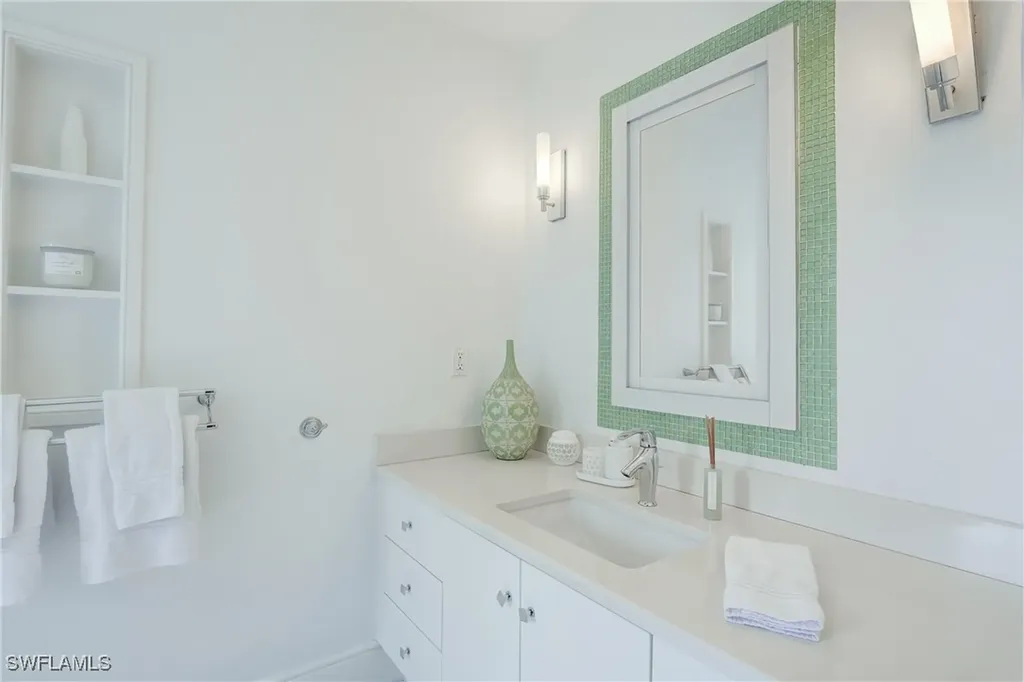 687 9th Avenue S Naples FL 34102