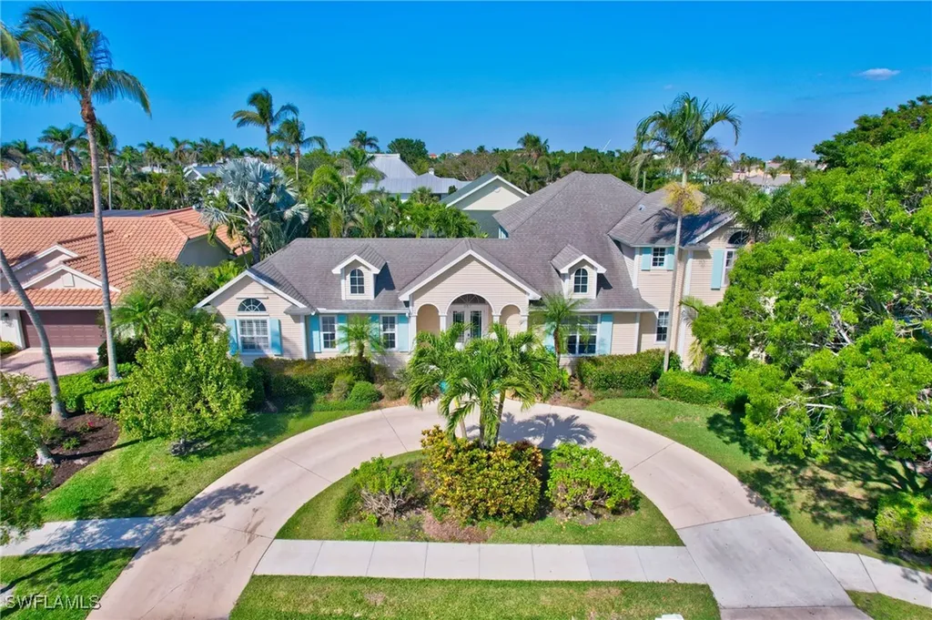 687 9th Avenue S Naples FL 34102