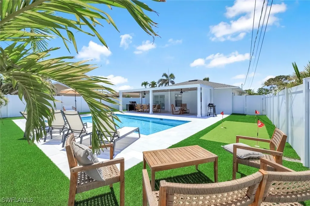 Naples FL, 639 98TH Avenue N