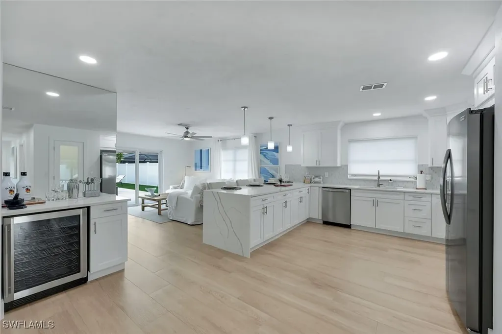 639 98th Avenue N Naples FL 34108