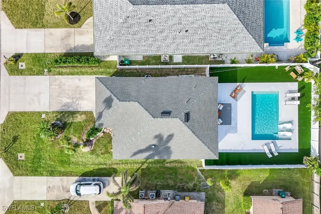 639 98th Avenue N Naples FL 34108