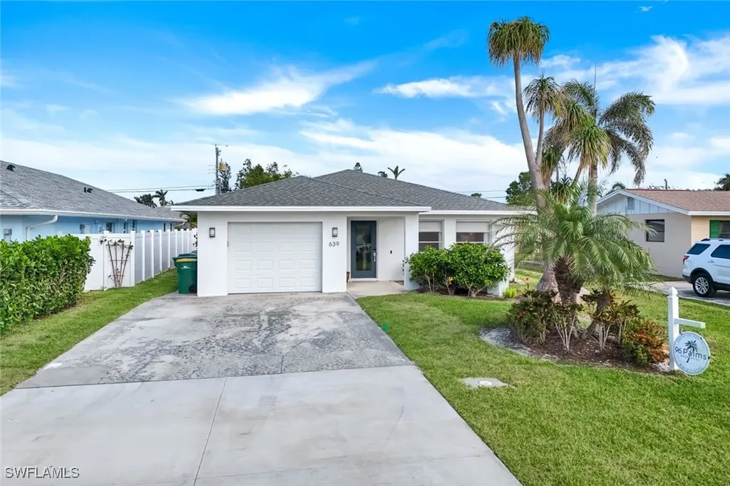 639 98th Avenue N Naples FL 34108