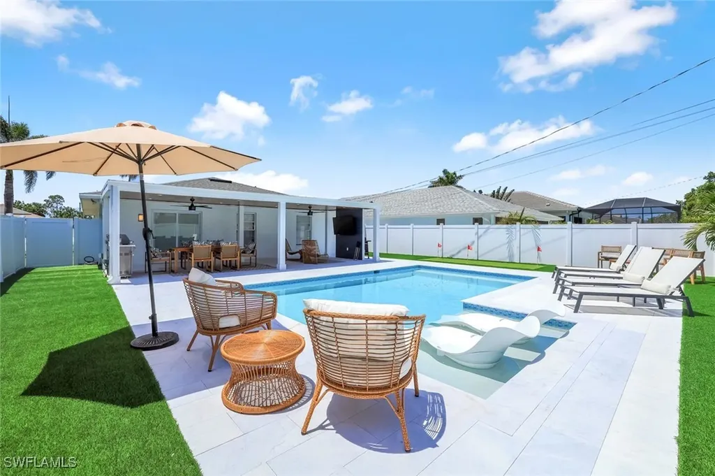 639 98th Avenue N Naples FL 34108