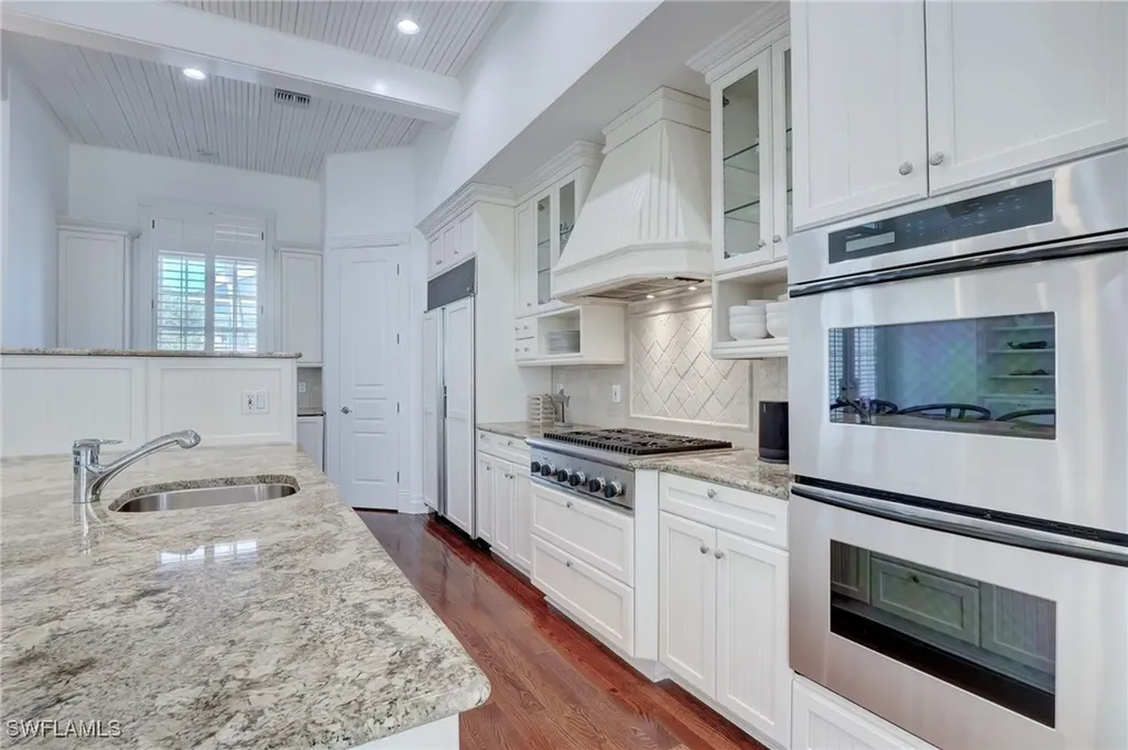 1551 Gulf Shore Boulevard S Naples FL 34102