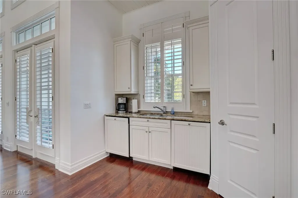 1551 Gulf Shore Boulevard S Naples FL 34102