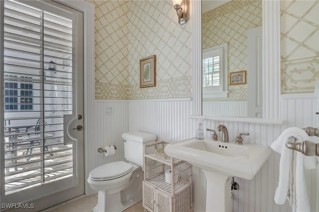 1551 Gulf Shore Boulevard S Naples FL 34102