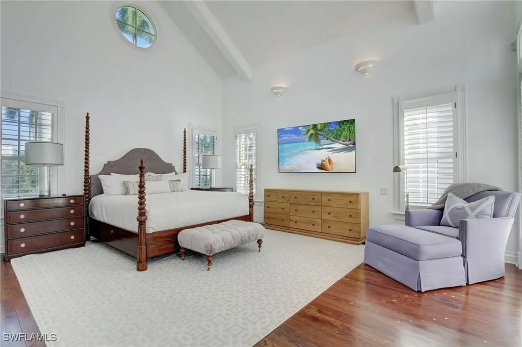 1551 Gulf Shore Boulevard S Naples FL 34102