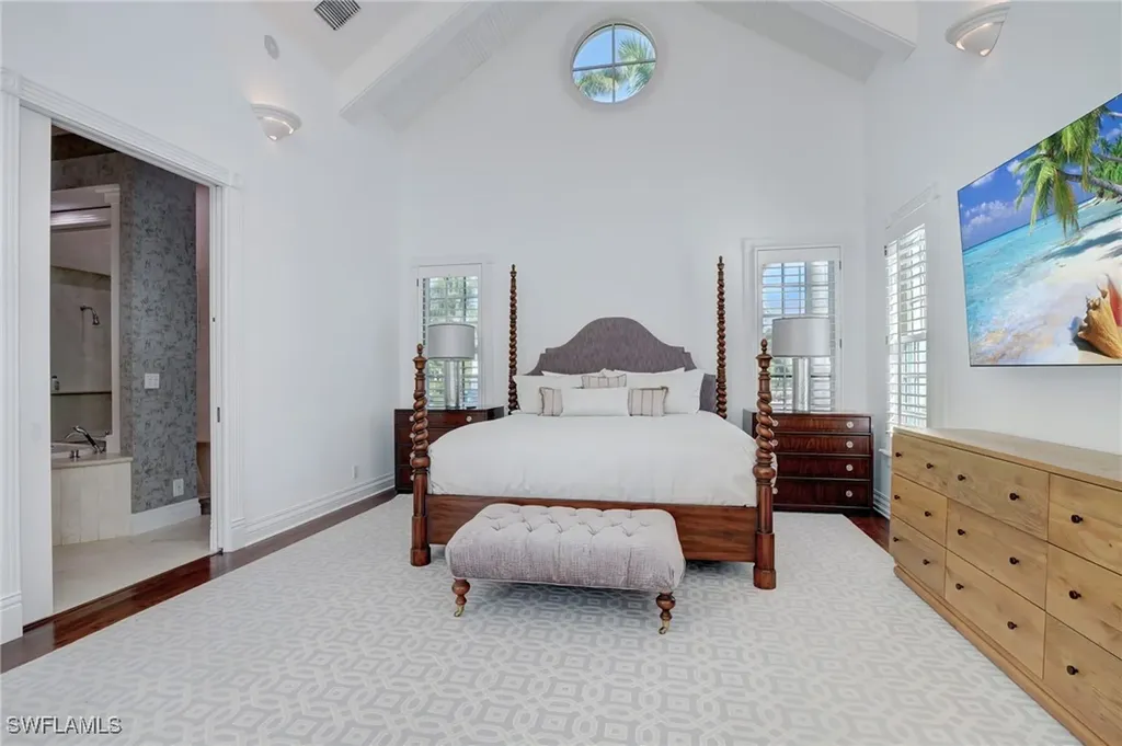 1551 Gulf Shore Boulevard S Naples FL 34102