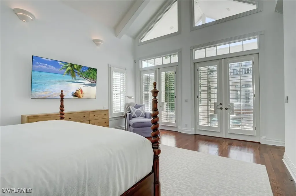 1551 Gulf Shore Boulevard S Naples FL 34102