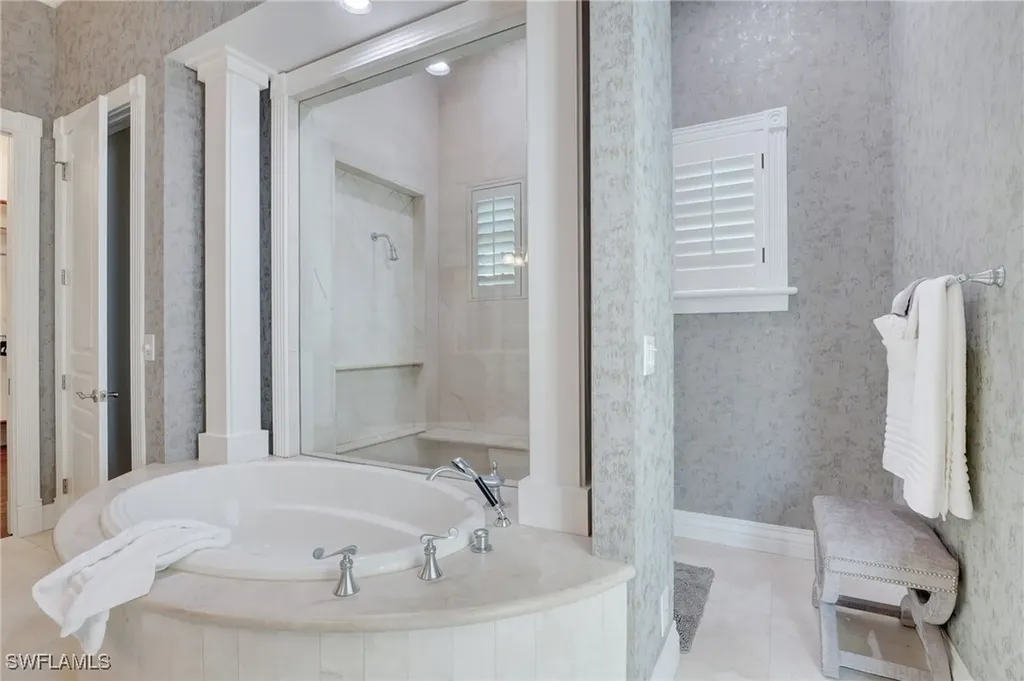 1551 Gulf Shore Boulevard S Naples FL 34102