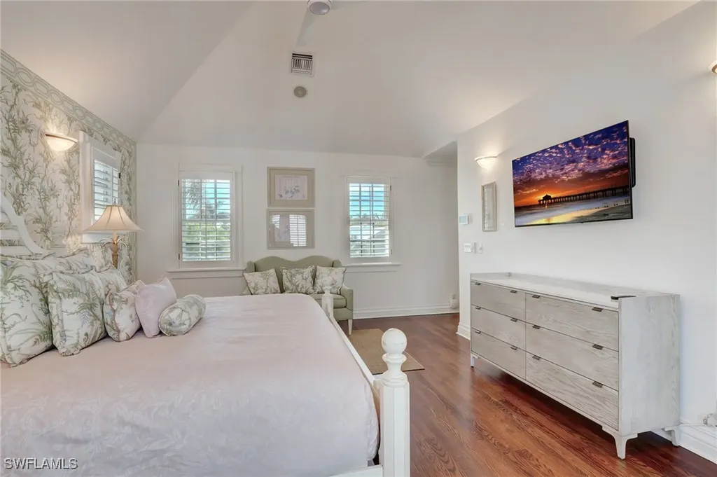 1551 Gulf Shore Boulevard S Naples FL 34102