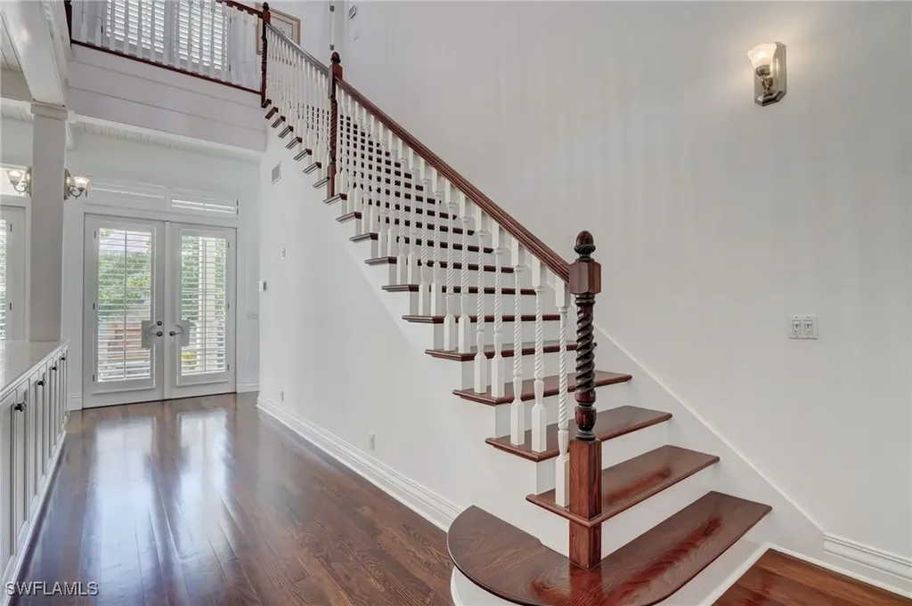 1551 Gulf Shore Boulevard S Naples FL 34102