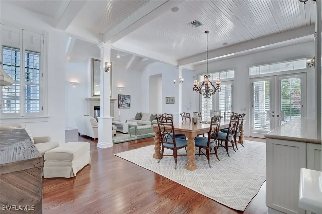 1551 Gulf Shore Boulevard S Naples FL 34102