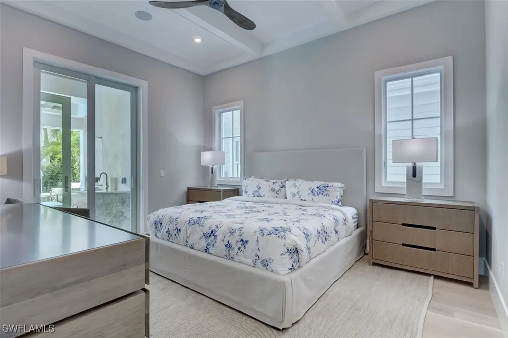 888 10th Avenue S Naples FL 34102