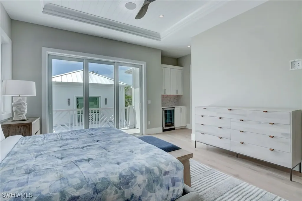 888 10th Avenue S Naples FL 34102
