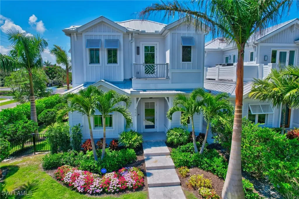 888 10th Avenue S Naples FL 34102