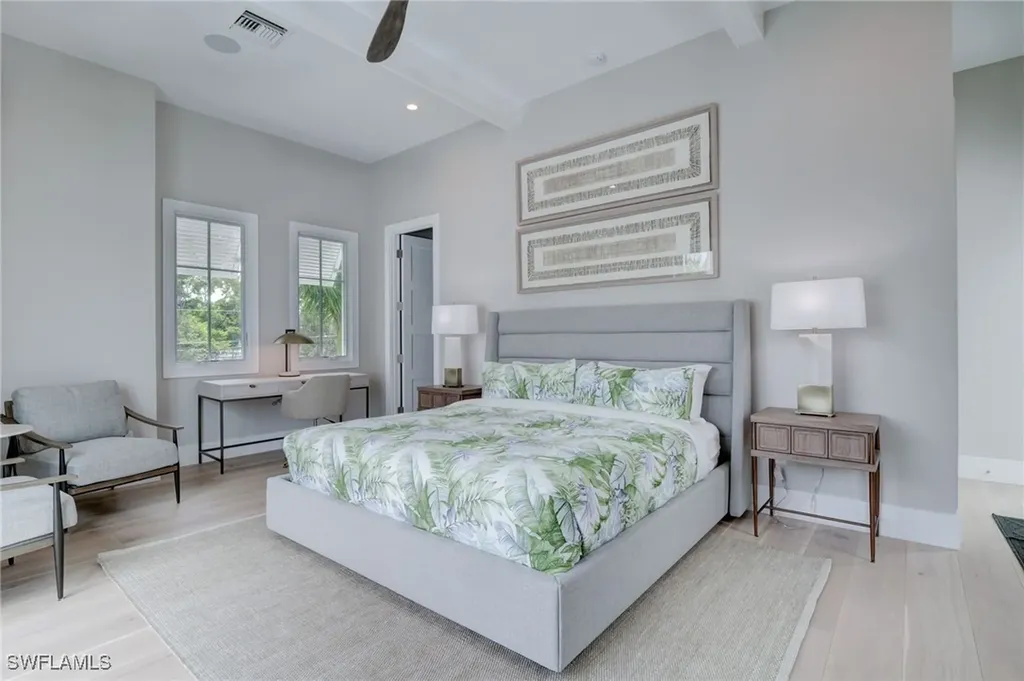888 10th Avenue S Naples FL 34102