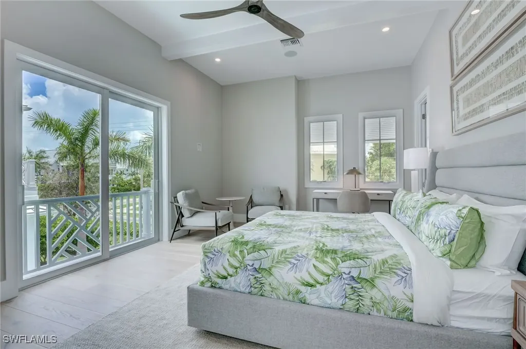 888 10th Avenue S Naples FL 34102