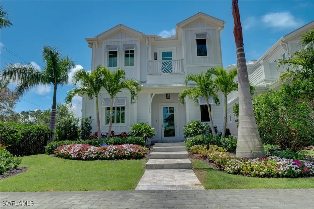 888 10th Avenue S Naples FL 34102