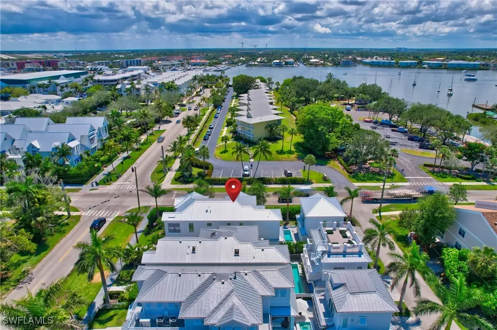 888 10th Avenue S Naples FL 34102
