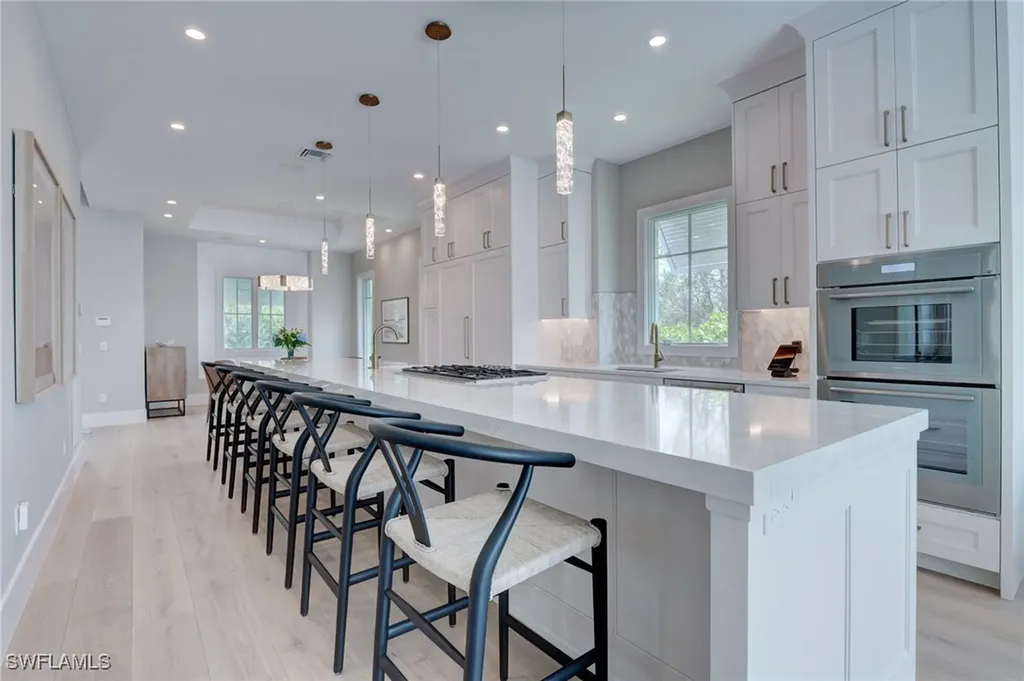 888 10th Avenue S Naples FL 34102