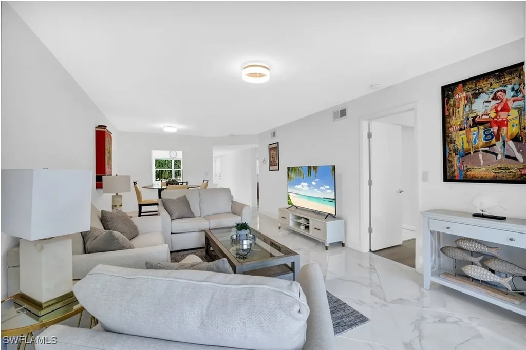 1055 Forest Lakes Drive Naples FL 34105