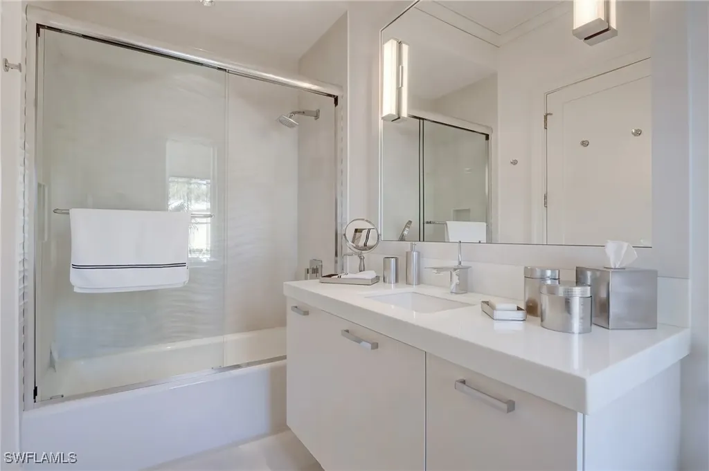 942 9th Avenue S Naples FL 34102