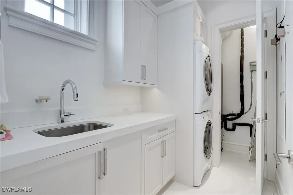 942 9th Avenue S Naples FL 34102