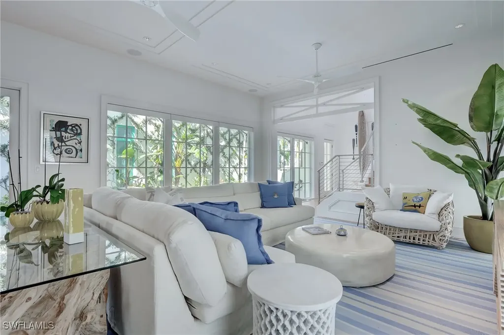 942 9th Avenue S Naples FL 34102