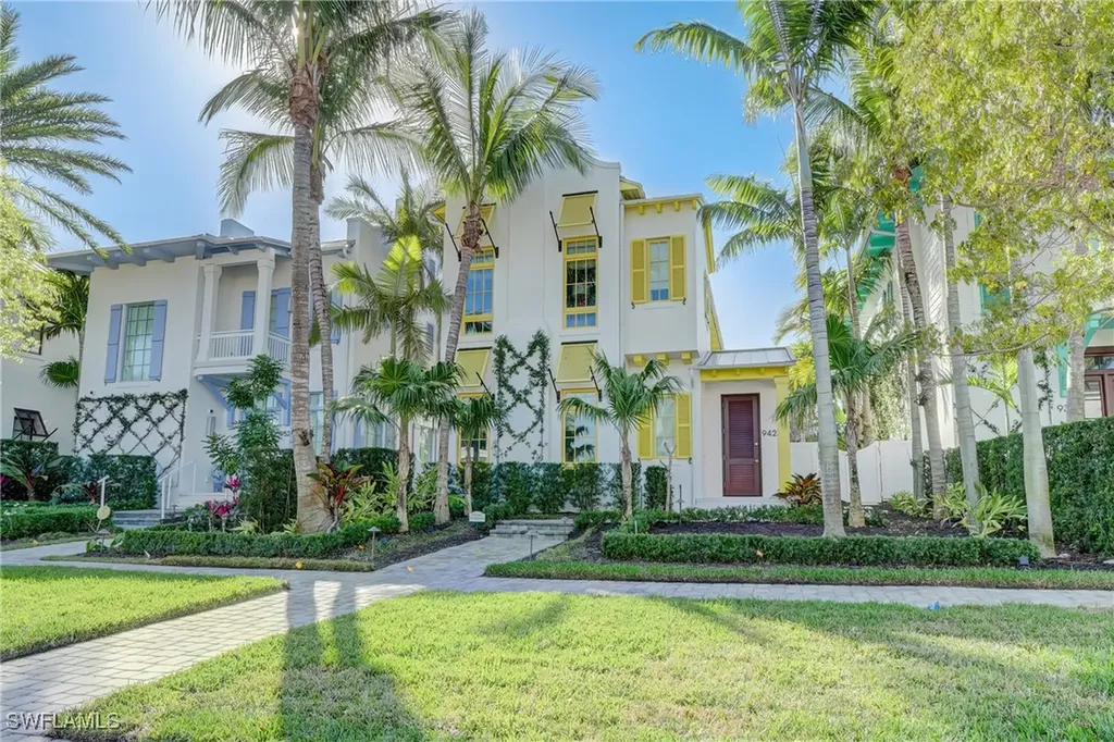 942 9th Avenue S Naples FL 34102