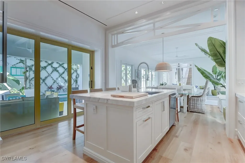 942 9th Avenue S Naples FL 34102
