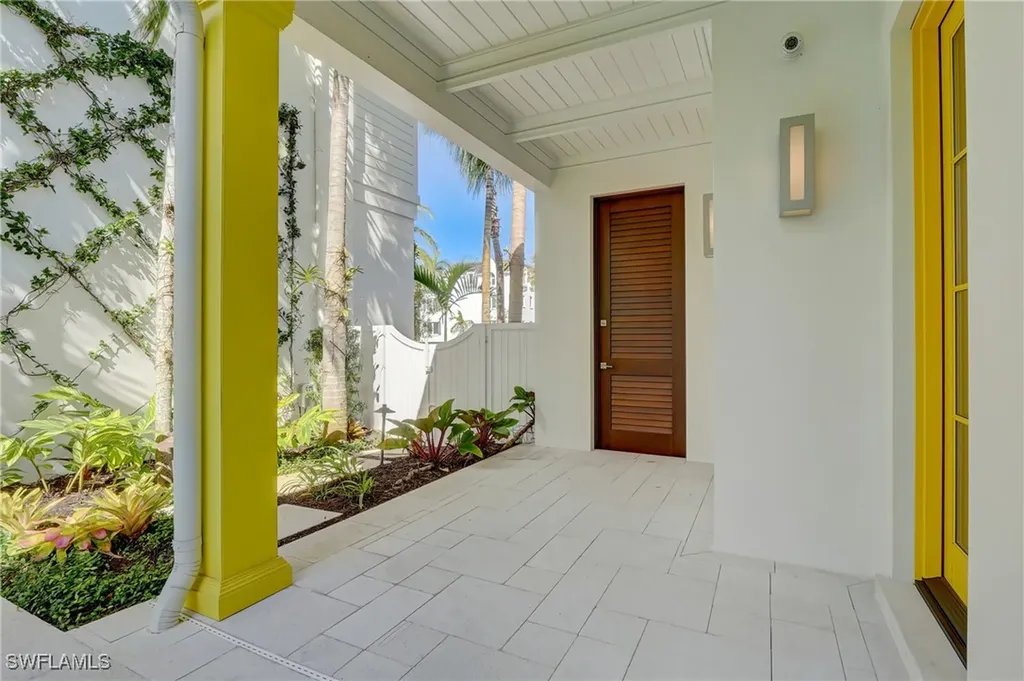 942 9th Avenue S Naples FL 34102