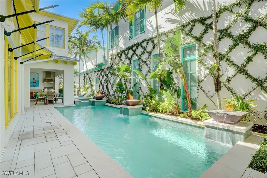 942 9th Avenue S Naples FL 34102