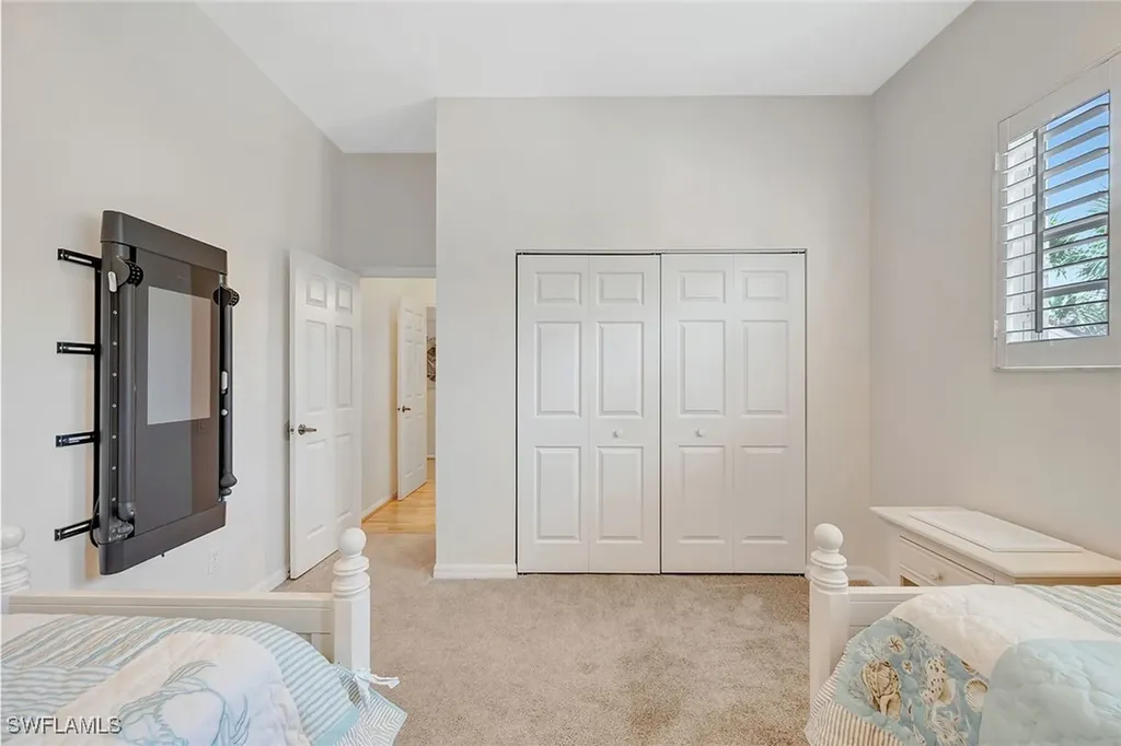 400 L'ambiance Circle Naples FL 34108