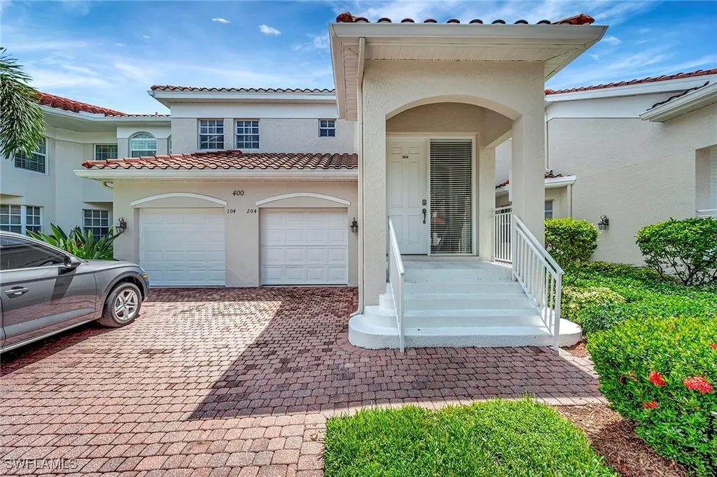 400 L'ambiance Circle Naples FL 34108