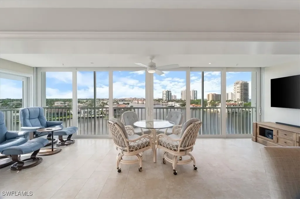 250 Park Shore Drive Naples FL 34103