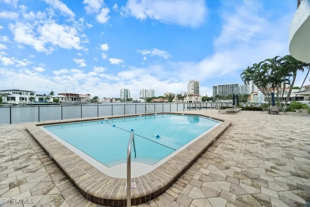 250 Park Shore Drive Naples FL 34103
