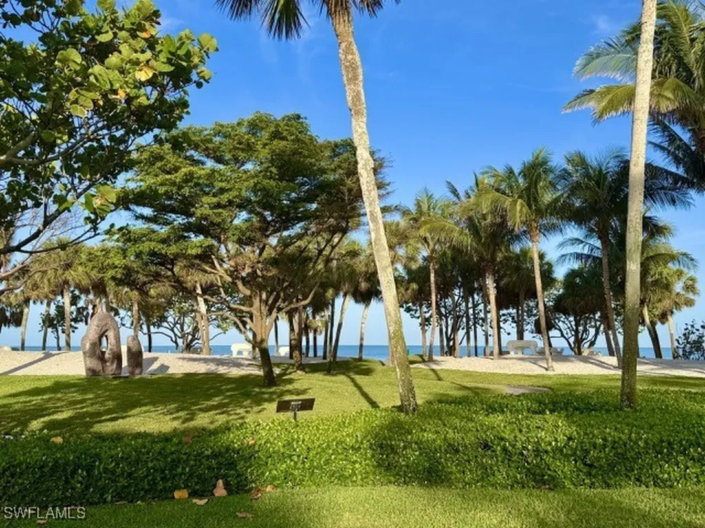 250 Park Shore Drive Naples FL 34103