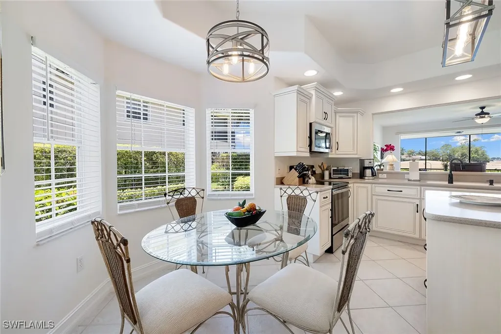 8177 Saratoga Drive Naples FL 34113
