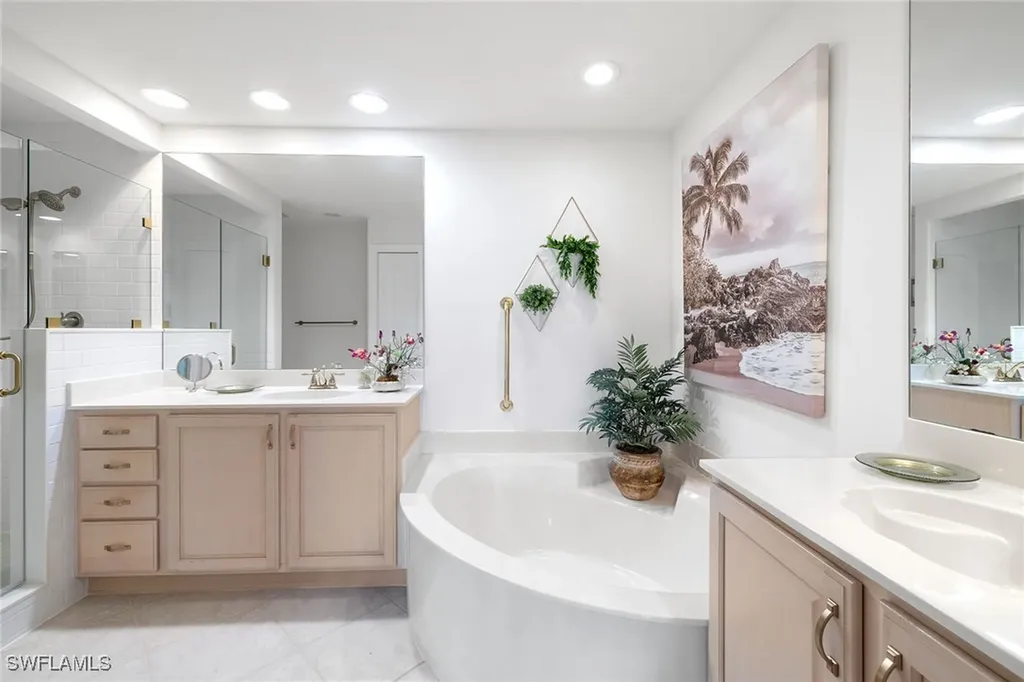 8177 Saratoga Drive Naples FL 34113